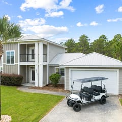 Pet Friendly! Golf Cart/Bikes! Ride to Beach/Resort Pool!