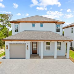 Quiet Street. 0.6 miles from beach. Private Pool/Grill/Bikes.