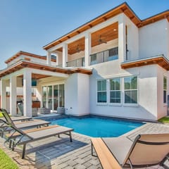 Pet Friendly! 0.7 miles from beach. Private Pool/EV charger