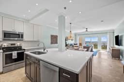 Topsl Summit Condo! Pools/Beach. Ocean View!