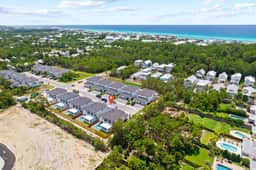 Quiet Street. 0.6 miles from beach. Private Pool/Grill/Bikes.