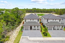 Quiet Street. 0.6 miles from beach. Private Pool/Grill/Bikes.