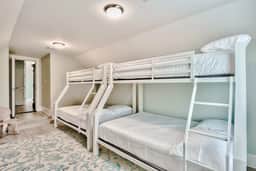 30A Family House! Free Bikes. Walk to Coffee/Dinner!