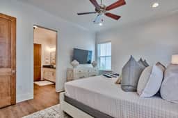 Pet Friendly! 0.7 miles from beach. Private Pool/EV charger
