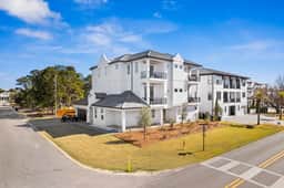 Huge Corner House 30A! Free Bikes/Walk to Beach!