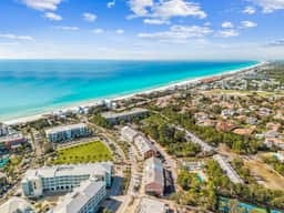 Updated! Beach Access - Pool - Walkable Dining