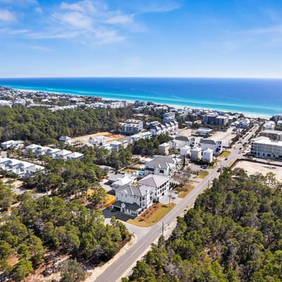 Huge Corner House 30A! Free Bikes/Walk to Beach!
