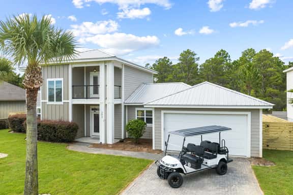 Pet Friendly! Golf Cart/Bikes! Ride to Beach/Resort Pool! - Image 1