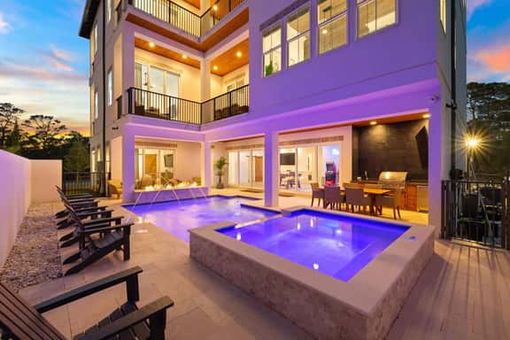 Huge Corner House 30A! Free Bikes/Walk to Beach! - Image 1