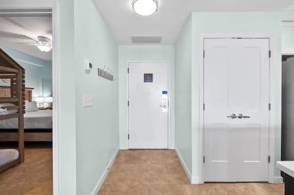 Topsl Summit Condo! Pools/Beach. Ocean View!