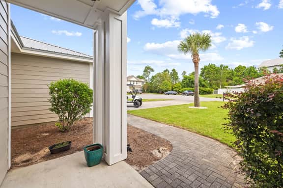 Pet Friendly! Golf Cart/Bikes! Ride to Beach/Resort Pool!