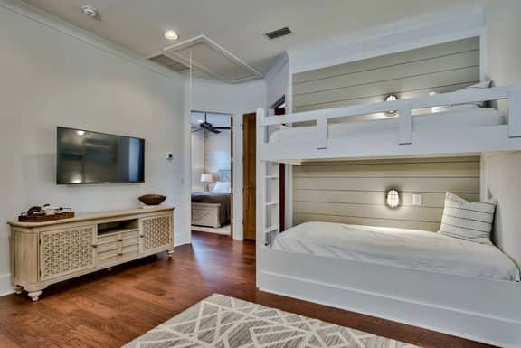 Private Pool/Free Bikes! 0.7 Miles from Beach.