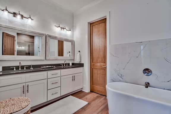 Private Pool/Free Bikes! 0.7 Miles from Beach.