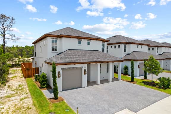 Quiet Street. 0.6 miles from beach. Private Pool/Grill/Bikes.