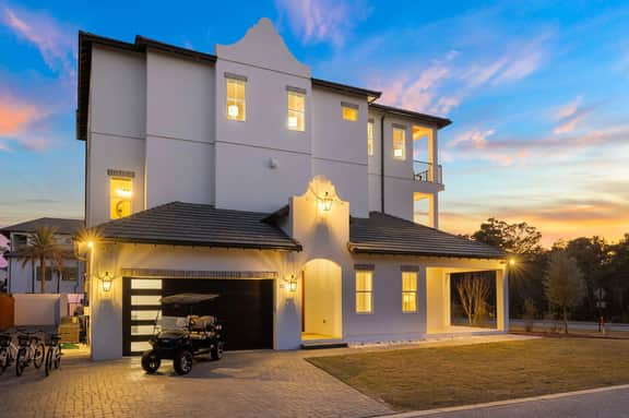 Huge Corner House 30A! Free Bikes/Walk to Beach!