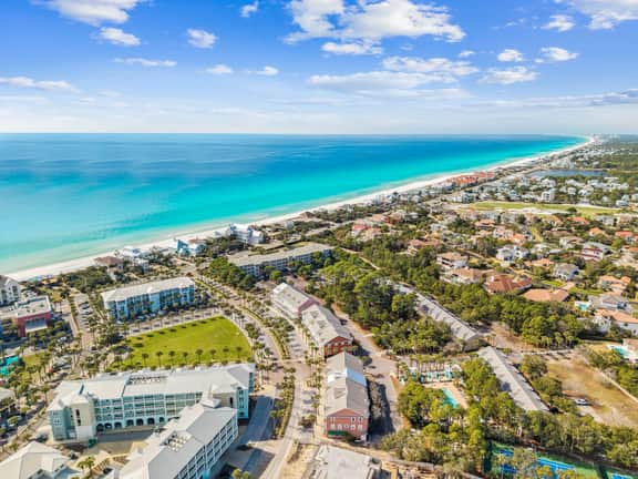 Updated! Beach Access - Pool - Walkable Dining