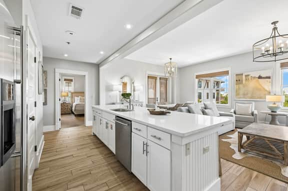 Luxury 30A Condo - Walk to Beach & Restaurants