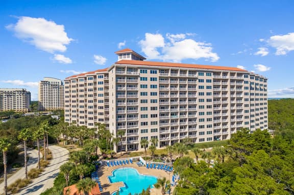 Topsl Summit Condo! Pools/Beach. Ocean View!