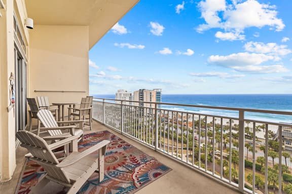 Private Beach! Chair setup! Penthouse. Destin!