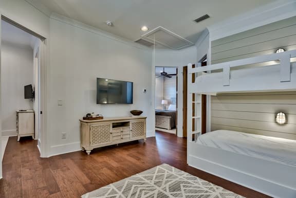 Private Pool/Free Bikes! 0.7 Miles from Beach.