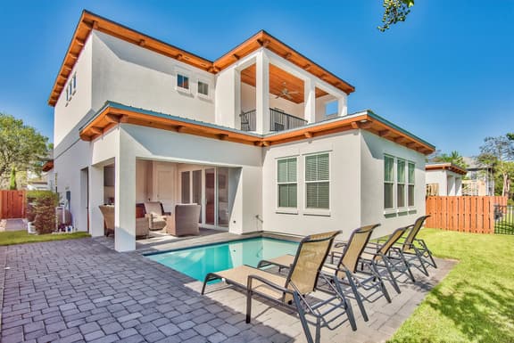 Private Pool/Free Bikes! 0.7 Miles from Beach.