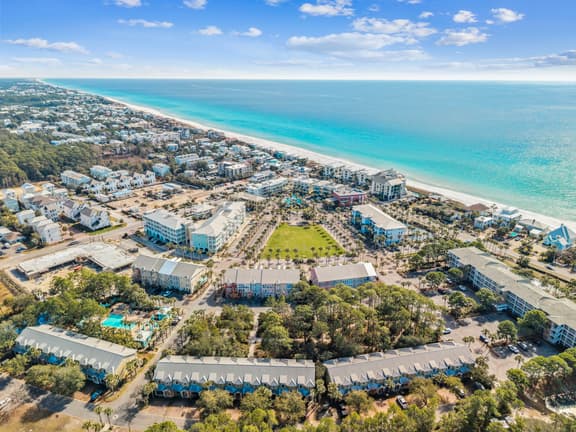 Updated! Beach Access - Pool - Walkable Dining